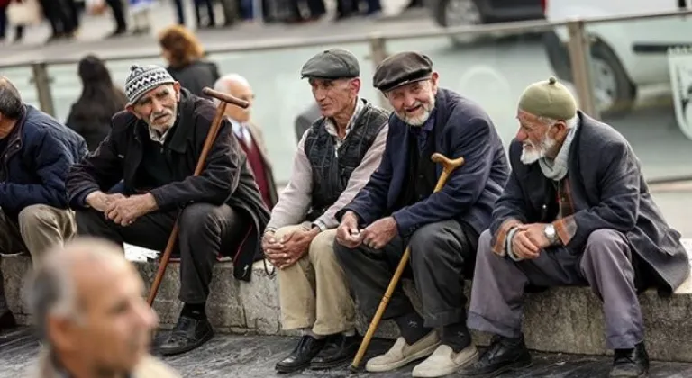 YOK ARTIK DEDİRTEN EMEKLİ ZAMMI; “DÜNYANIN EN FAKİR EMEKLİSİ TÜRKİYE’DE”